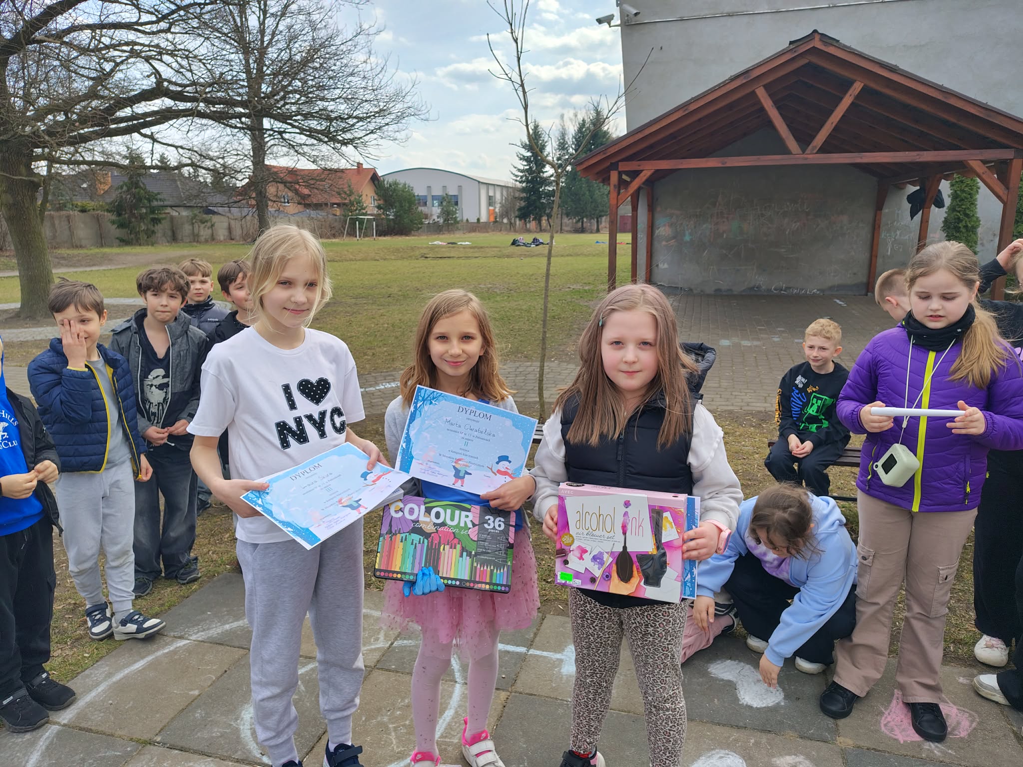 Zwyciężczynie konkursu plastycznego
